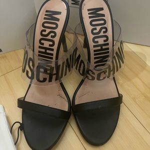 Barely worn authentic moschino heels.